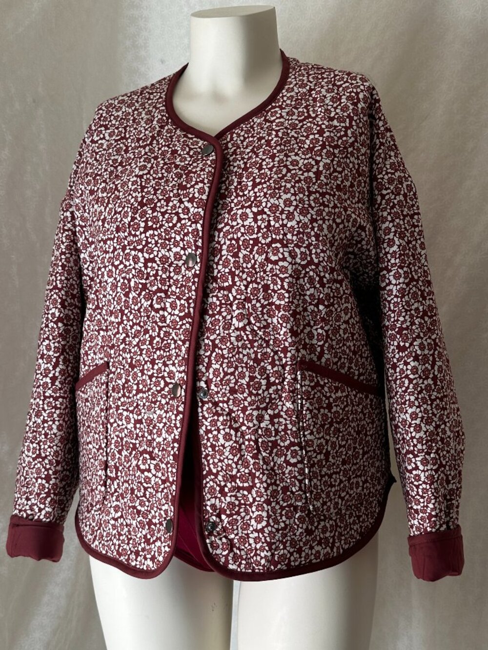 Tahari Women's Quilted Jacket Size xl NWT